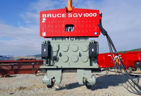 Vibro hammer - BRUCE SGV-1000 with Casing Pile Clamp