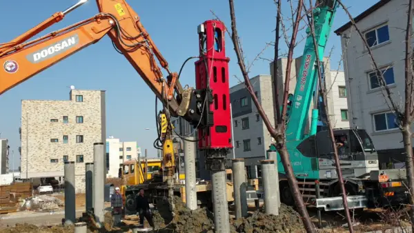 Hydraulic Pile Hammer - Mounted on Excavator